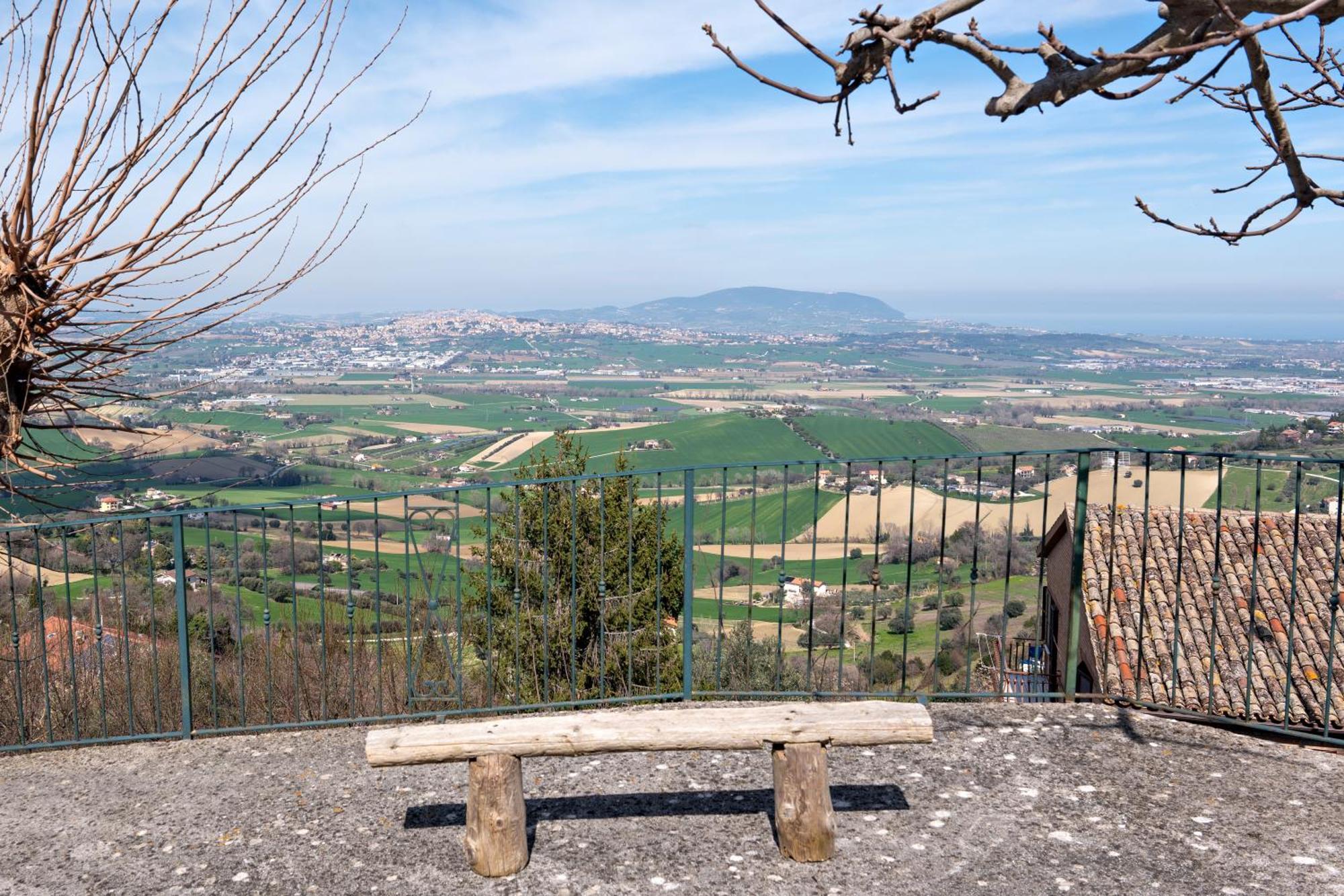 Silenziosa Luna Apartamento Recanati Exterior foto